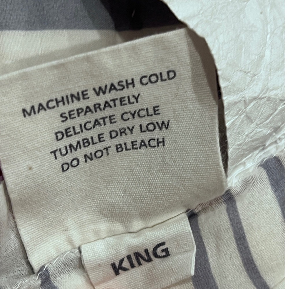 John Robshaw Luxury King Quilt Lavender Purple White Chevron Cotton Made India - Picture 8 of 15